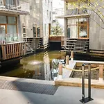 Premium City-center In With A Stunning Balcony