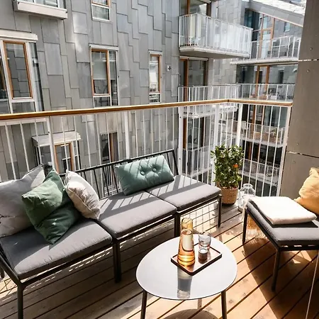 City-center In With Private Balcony Lägenhet