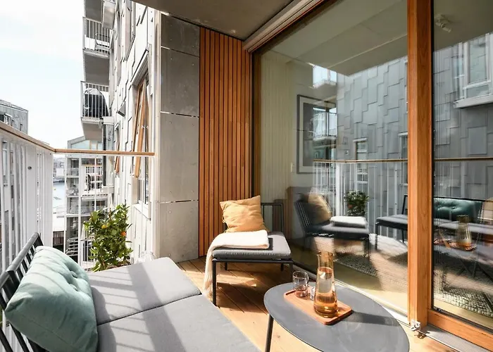 Premium City-center In With A Stunning Balcony