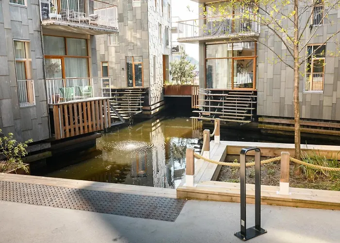 Premium City-center In With A Stunning Balcony